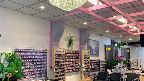Pro nail salon - Pro Nails & Spa located at 1750 Pier Mac Way #302, Kelowna, BC V1V 3E7 (Airport Village). We welcome customers from other neighboorhoods : Airport Village, Highway 97, Lake Country, Woodsdale, Winfield, Quail Ridge, Mckinley, etc. 